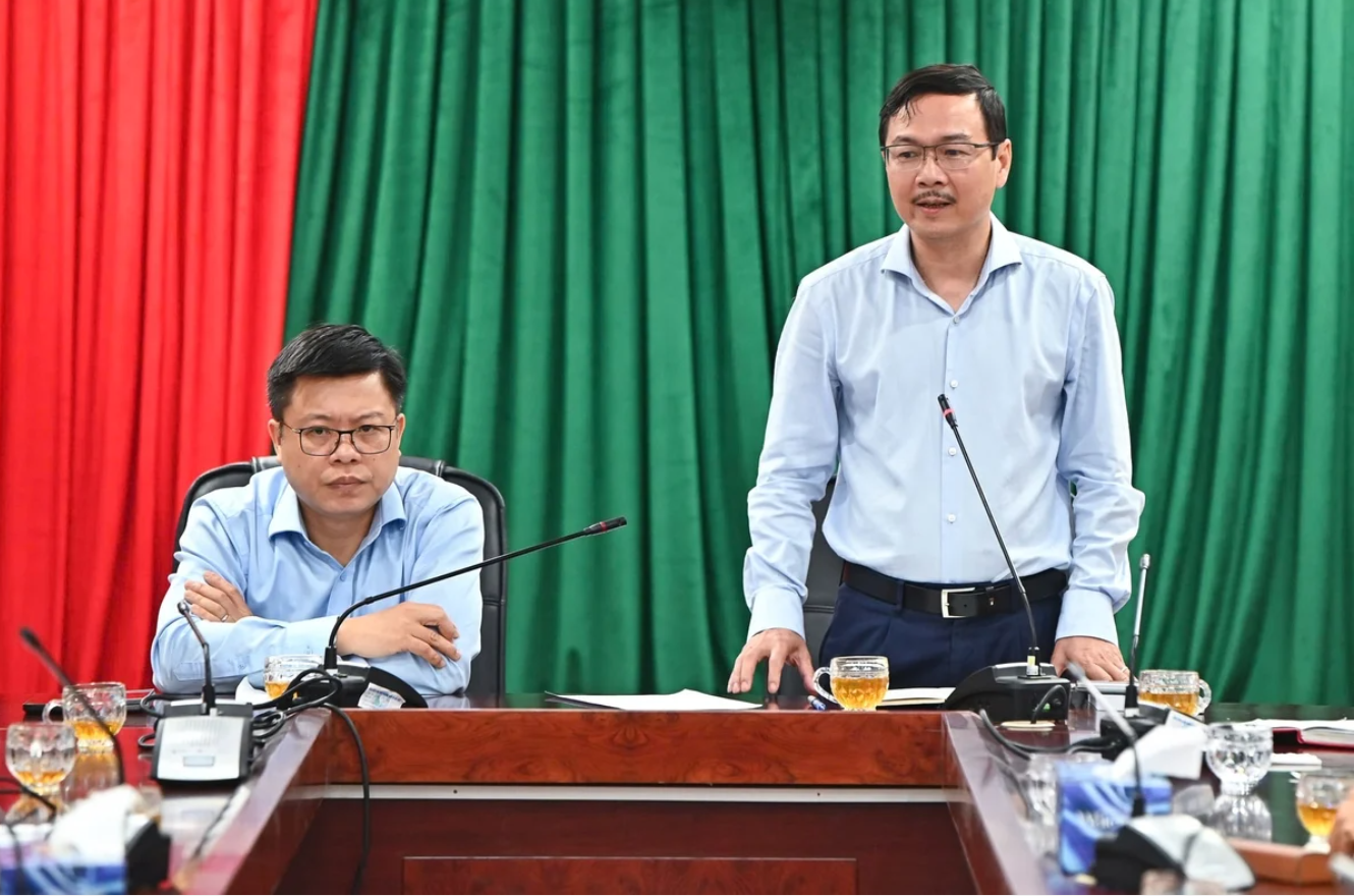 Maritime and island communications: Bridging policy and practice
